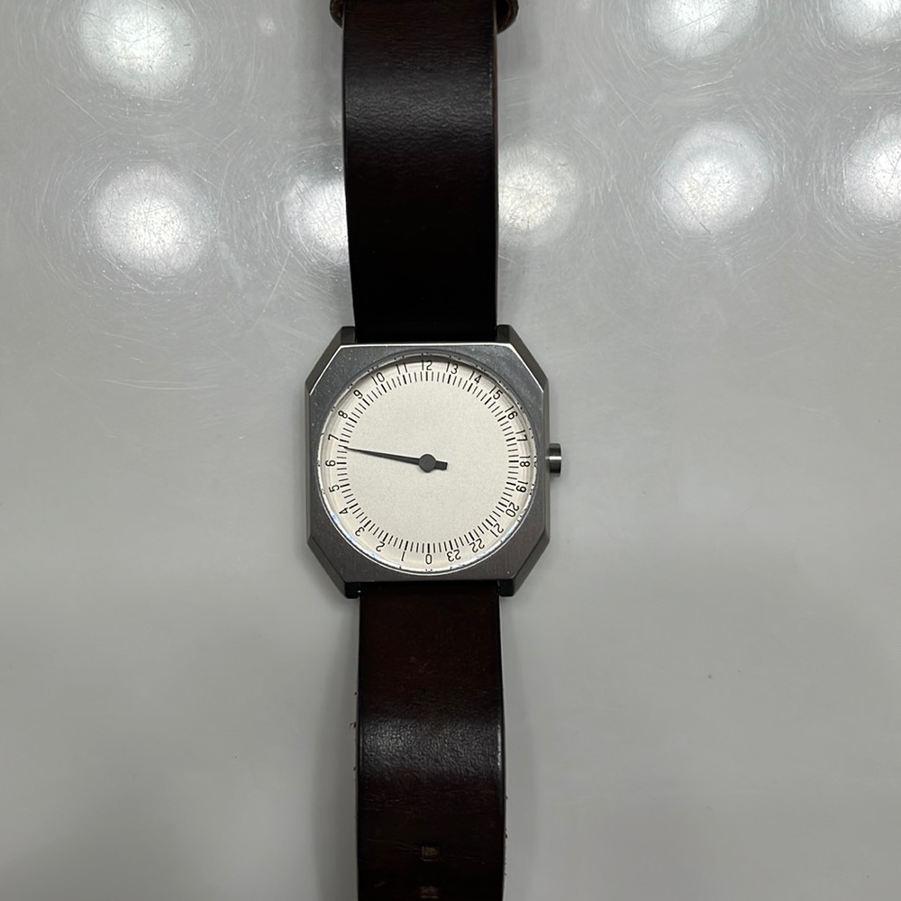 Slow Jo 17 — brown leather band